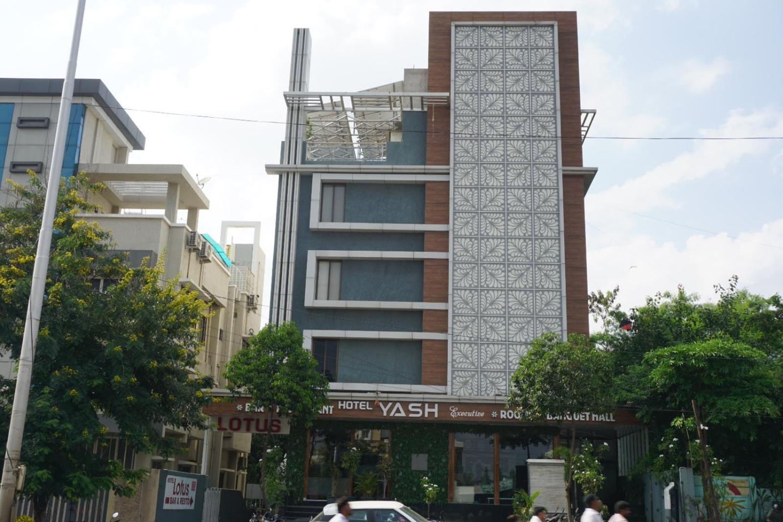 Hotel Yash Executive Aurangabad  Eksteriør billede