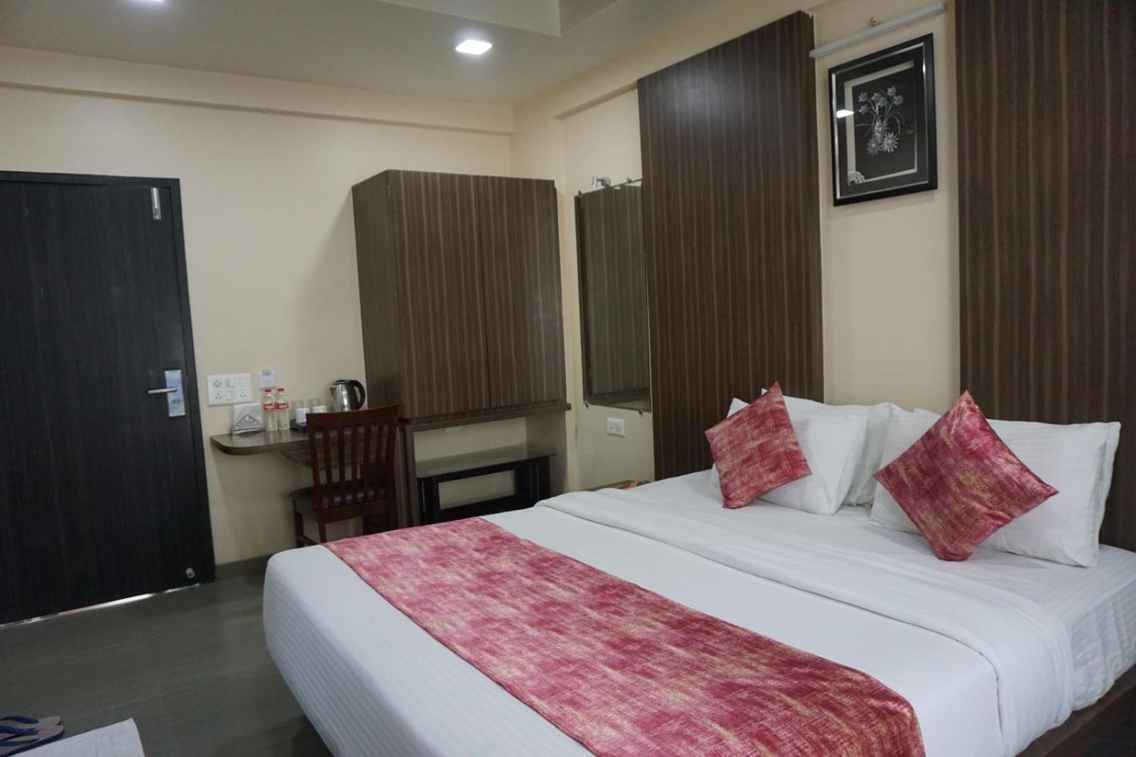 Hotel Yash Executive Aurangabad  Eksteriør billede